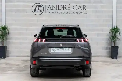 Peugeot 2008 2021 - 16450 EUR, 22568 km - AUTO.MOTO.pt - 22568km - foto 8 de 54