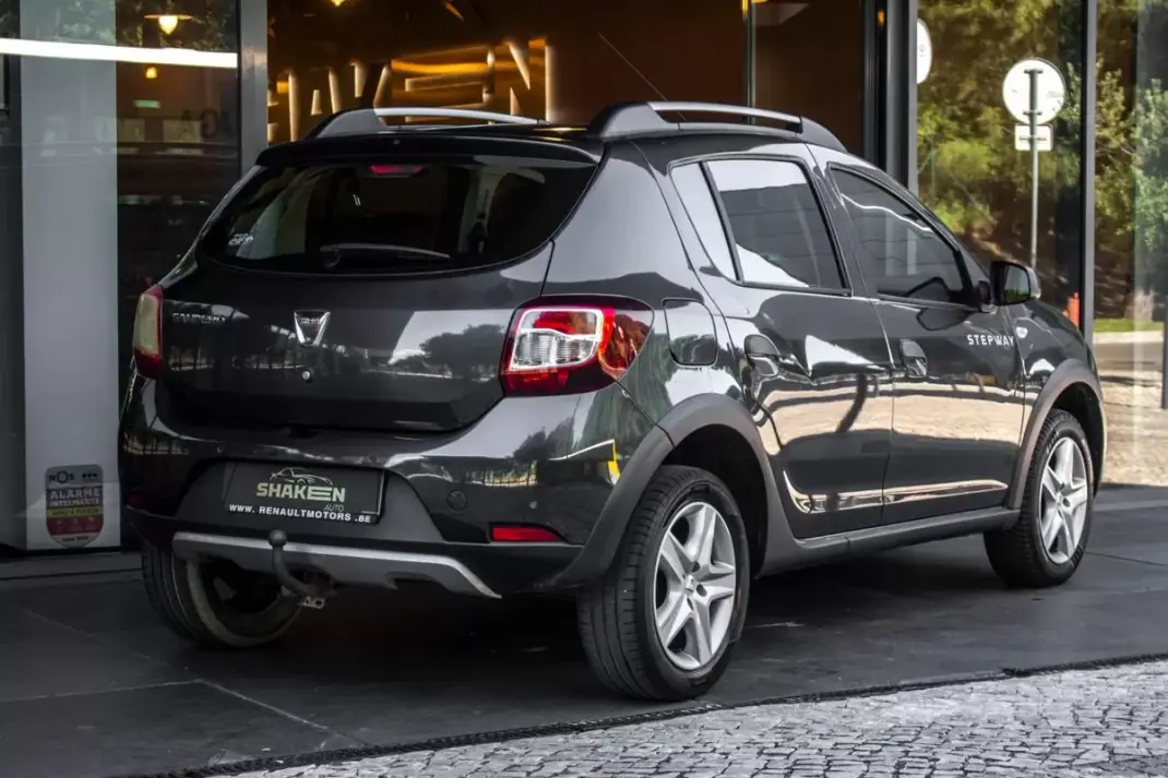 Dacia Sandero 2018 - 9750 EUR, 160273 km - AUTO.MOTO.pt - 160273km - foto 4 de 30