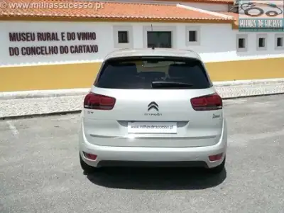 Citroën C4 Picasso 2017 - 14250 EUR, 154000 km - AUTO.MOTO.pt - 154000km - foto 4 de 21