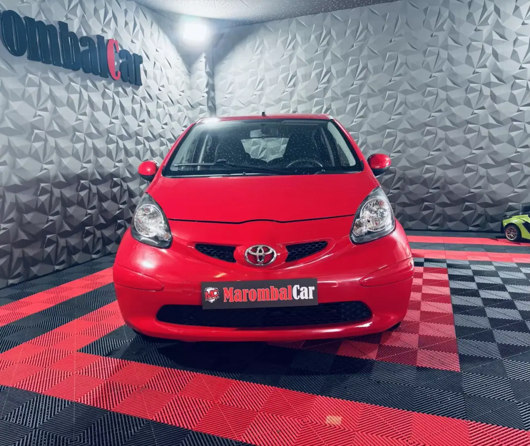 Toyota Aygo 2009 - 5250 EUR, 123137 km - AUTO.MOTO.pt - 123137km - foto 7 de 27