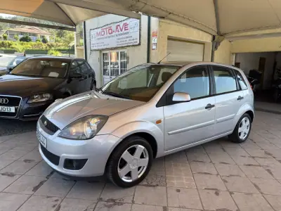 Ford Fiesta 2006 - 4750 EUR, 138059 km - foto 4 de 23