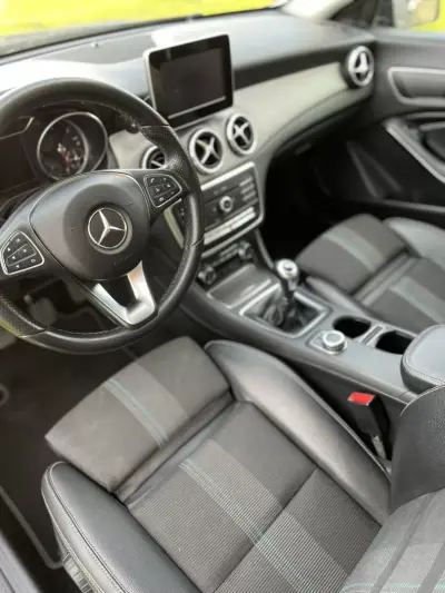 Mercedes-Benz CLA 200 2017 - 18900 EUR, 201000 km - AUTO.MOTO.pt - 201000km - foto 9 de 13