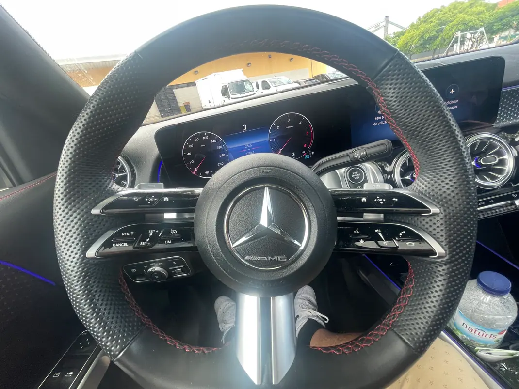 Mercedes-Benz GLB 180 2024 - 49999 EUR, 58000 km - AUTO.MOTO.pt - 58000km - foto 2 de 8