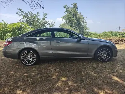 Mercedes-Benz E 220 2010 - 15499 EUR, 202000 km - AUTO.MOTO.pt - 202000km - foto 2 de 35