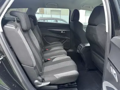 Peugeot 5008 2018 - 14900 EUR, 140000 km - AUTO.MOTO.pt - 140000km - foto 42 de 52