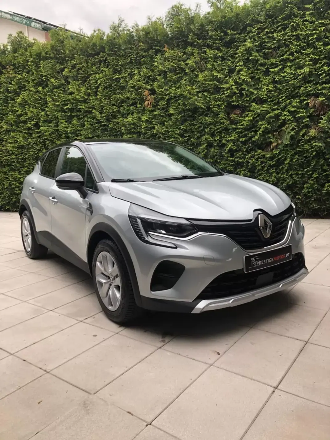 Renault Captur 2023 - 16900 EUR, 51000 km - AUTO.MOTO.pt - 51000km - foto 3 de 31