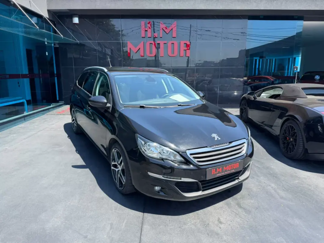 Peugeot 308 SW 2015 - 9900 EUR, 281582 km - AUTO.MOTO.pt - 281582km - foto 1 de 10