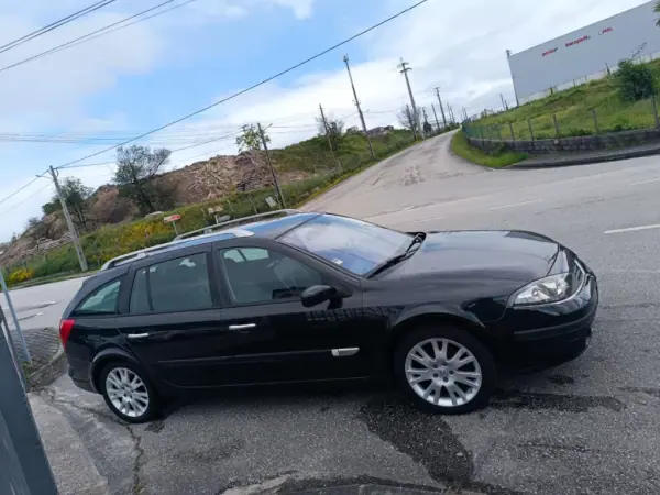 Renault Laguna 2007 - 3500 EUR, 230000 km - AUTO.MOTO.pt - 230000km - foto 13 de 23