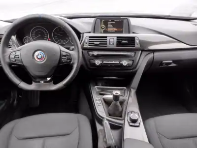 BMW 320 2013 - 14750 EUR, 170000 km - AUTO.MOTO.pt - 170000km - foto 24 de 30