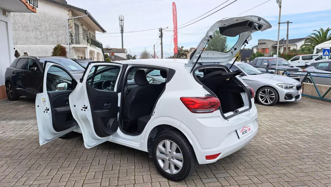 Dacia Sandero 2021 - 12900 EUR, 82644 km - AUTO.MOTO.pt - 82644km - foto 3 de 29