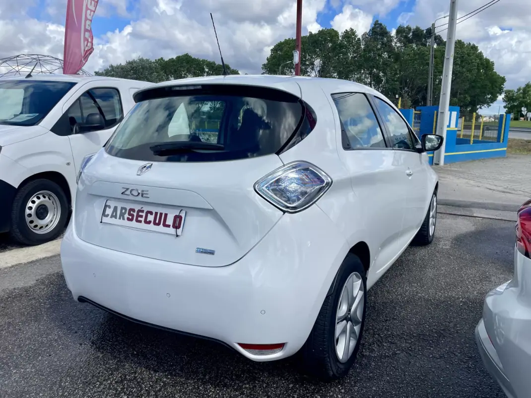 Renault Zoe 2019 - 12750 EUR, 46662 km - AUTO.MOTO.pt - 46662km - foto 6 de 32