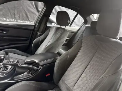 BMW 318 2014 - 18750 EUR, 237000 km - AUTO.MOTO.pt - 237000km - foto 31 de 40