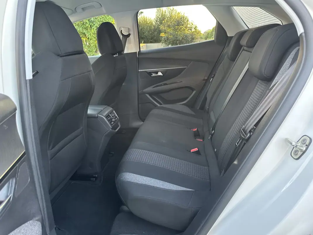 Peugeot 3008 2019 - 13900 EUR, 190000 km - 190000km - foto 53 de 59