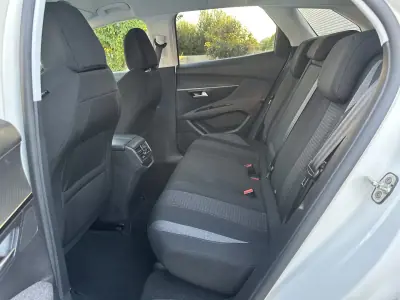 Peugeot 3008 2019 - 13900 EUR, 190000 km - AUTO.MOTO.pt - 190000km - foto 53 de 59