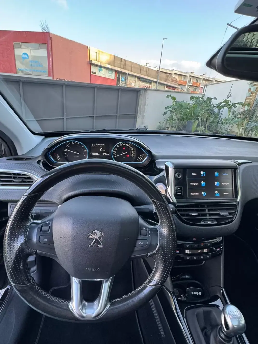 Peugeot 2008 2019 - 13900 EUR, 126000 km - AUTO.MOTO.pt - 126000km - foto 11 de 20