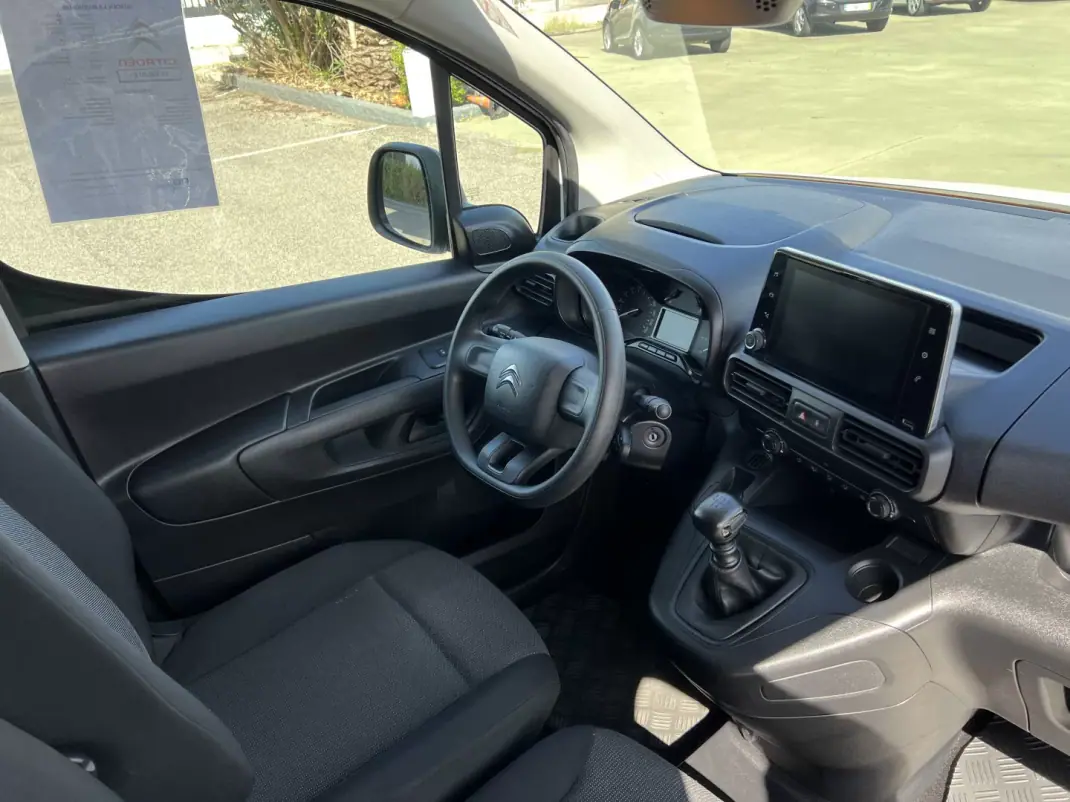 Citroën 2023 - 14900 EUR, 148151 km - 148151km - foto 7 de 12