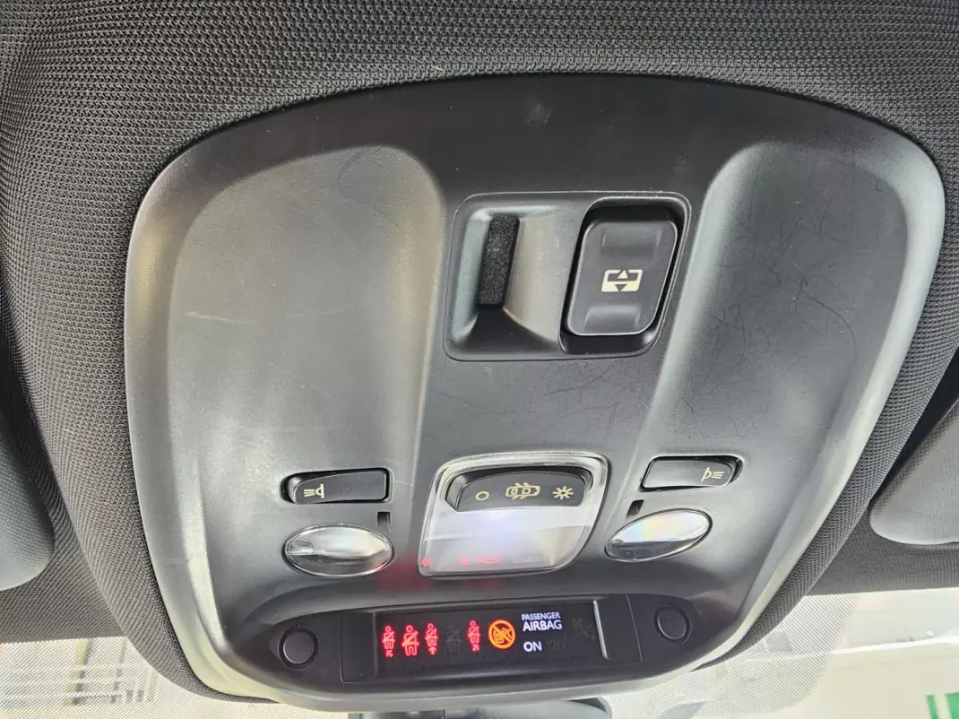 Peugeot 308 SW 2017 - 14500 EUR, 108350 km - AUTO.MOTO.pt - 108350km - foto 10 de 21