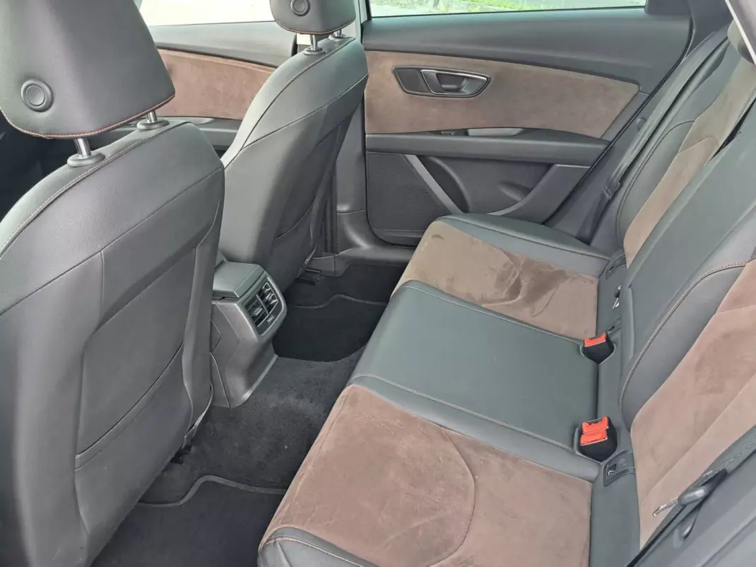 SEAT Leon X-Perience 2016 - 12990 EUR, 183751 km - AUTO.MOTO.pt - 183751km - foto 21 de 46