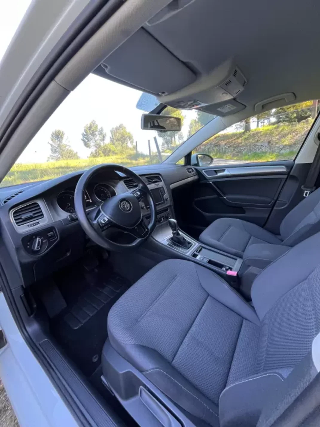 Volkswagen Golf 2016 - 16750 EUR, 235000 km - AUTO.MOTO.pt - 235000km - foto 8 de 22