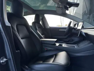 Tesla Model 3 2022 - 29990 EUR, 125900 km - AUTO.MOTO.pt - 125900km - foto 31 de 31