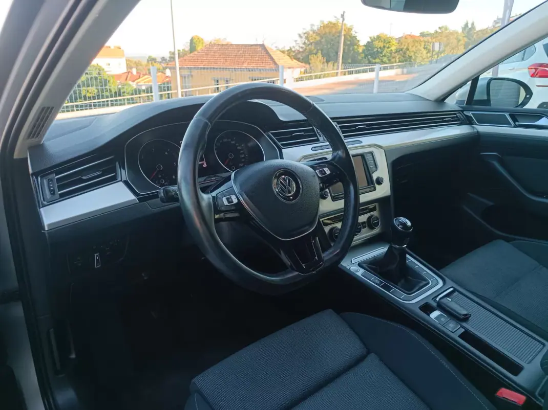 Volkswagen Passat Variant 2015 - 12490 EUR, 202331 km - 202331km - foto 8 de 21