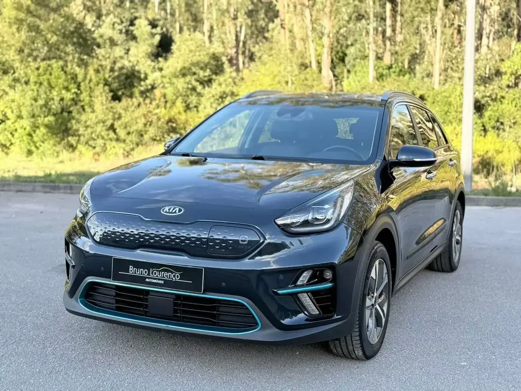Kia e-Niro 2020 - 19900 EUR, 67500 km - AUTO.MOTO.pt - 67500km - foto 2 de 23