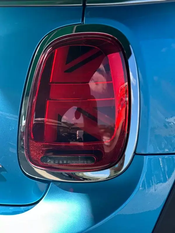 MINI Cooper 2018 - 22900 EUR, 110452 km - AUTO.MOTO.pt - 110452km - foto 12 de 26