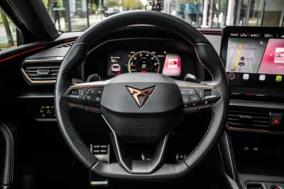 Cupra Leon 2024 - 44990 EUR, 21773 km - AUTO.MOTO.pt - 21773km - foto 14 de 50