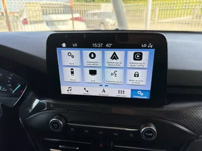 Ford Focus 2018 - 14850 EUR, 79128 km - AUTO.MOTO.pt - 79128km - foto 18 de 20