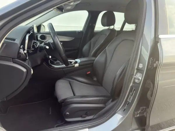 Mercedes-Benz C 250 2018 - 24500 EUR, 173000 km - AUTO.MOTO.pt - 173000km - foto 10 de 21