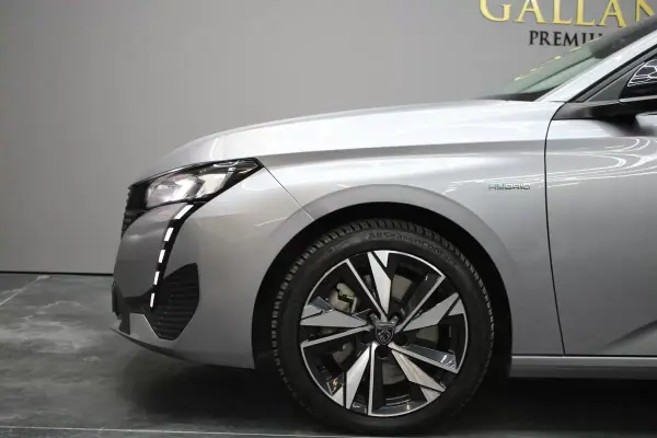 Peugeot 308 2023 - 22900 EUR, 55300 km - AUTO.MOTO.pt - 55300km - foto 6 de 25