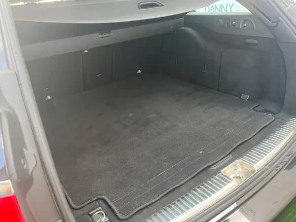 Mercedes-Benz E 220 2018 - 27900 EUR, 146000 km - AUTO.MOTO.pt - 146000km - foto 9 de 16