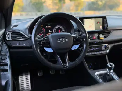 Hyundai i30 2018 - 24950 EUR, 130984 km - 130984km - foto 5 de 17