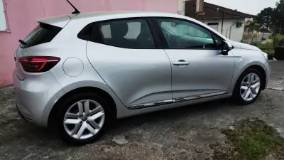 Renault Clio 2020 - 13500 EUR, 149999 km - AUTO.MOTO.pt - 149999km - foto 4 de 37