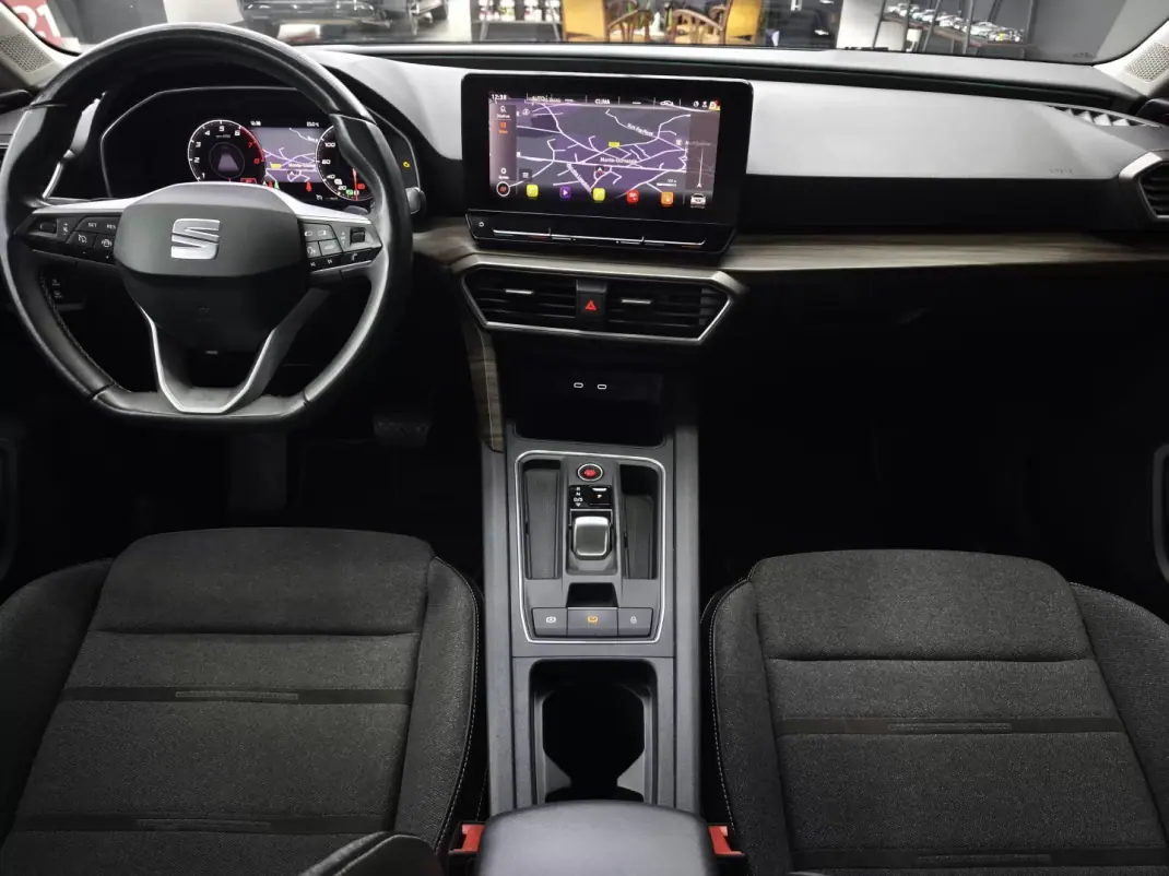 SEAT Leon 2021 - 21950 EUR, 134112 km - AUTO.MOTO.pt - 134112km - foto 21 de 45
