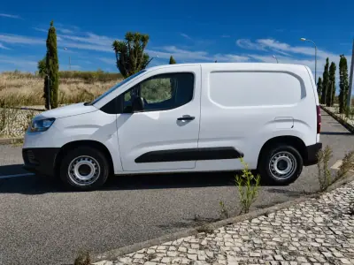 Toyota Proace 2023 - 17700 EUR, 42993 km - 42993km - foto 17 de 18