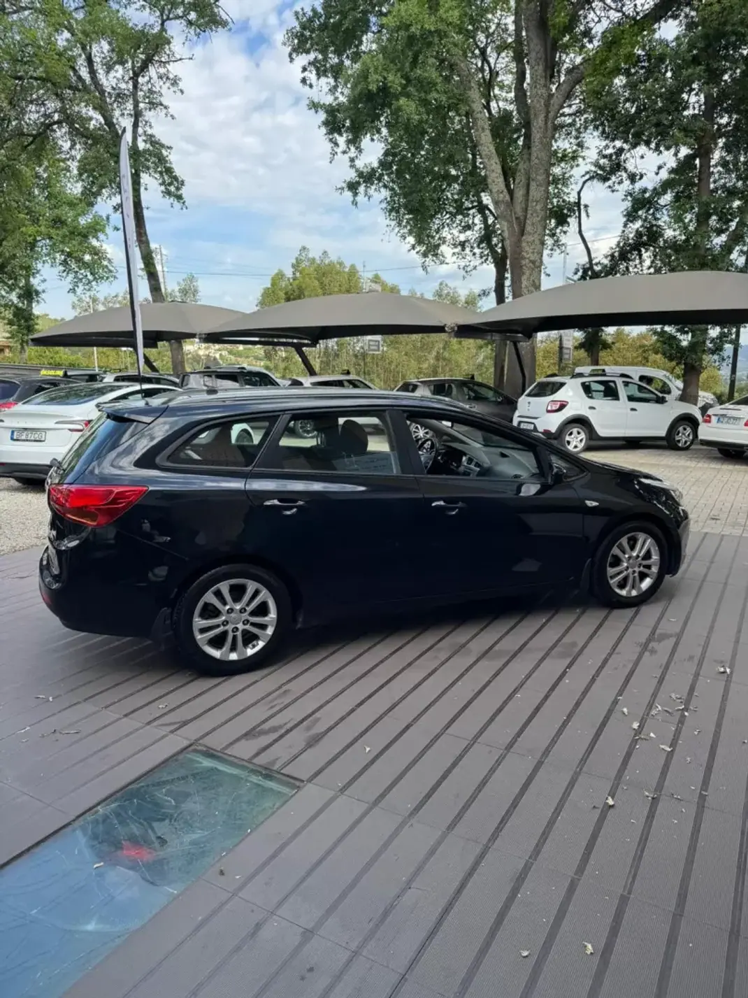 Kia Ceed SW 2015 - 8300 EUR, 151000 km - AUTO.MOTO.pt - 151000km - foto 4 de 13