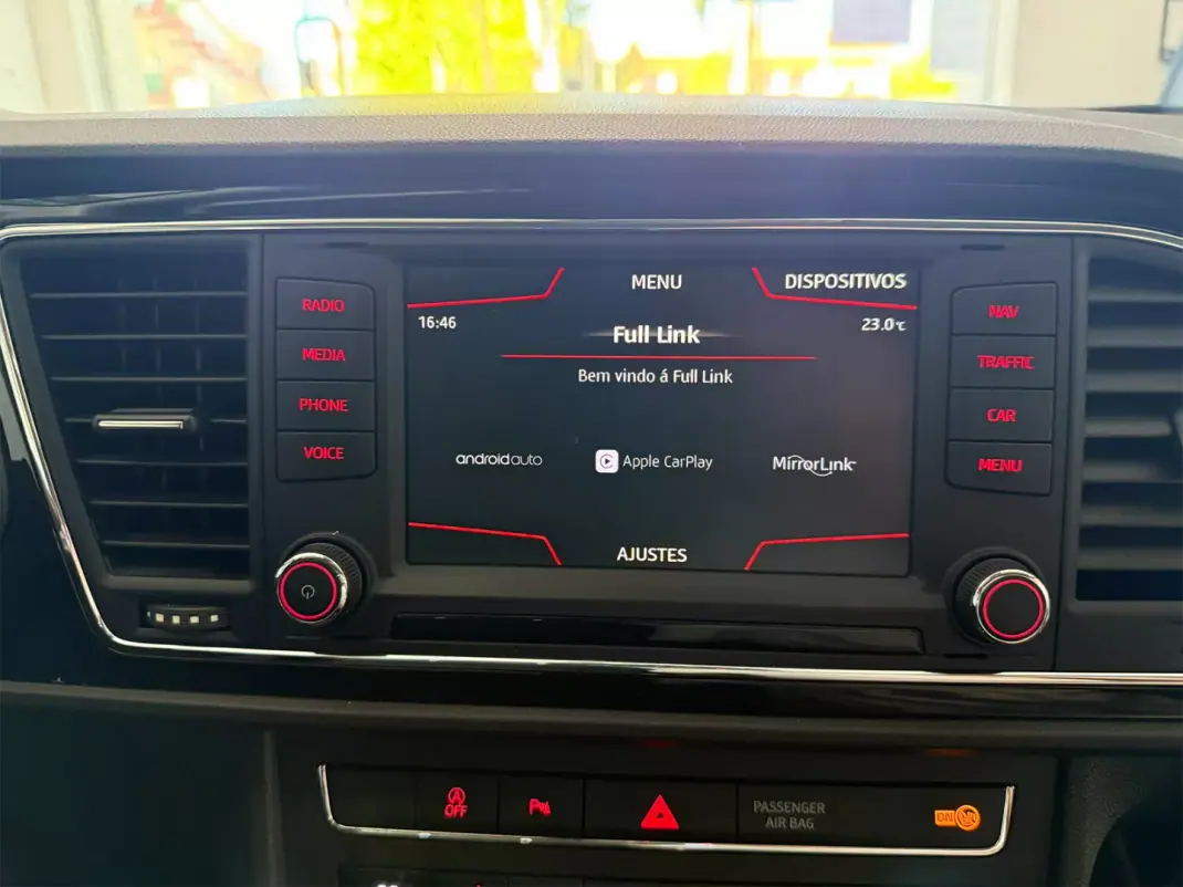 SEAT Leon ST 2016 - 12900 EUR, 126000 km - 126000km - foto 5 de 9