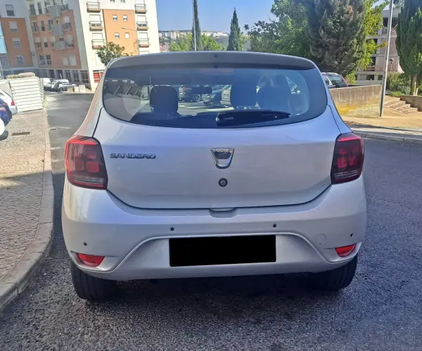 Dacia Sandero 2018 - 8500 EUR, 155000 km - AUTO.MOTO.pt - 155000km - foto 6 de 22