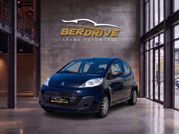 Peugeot 107 1.0 active  2014 Gasolina