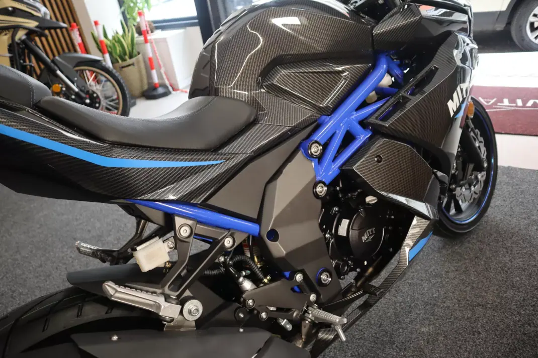 2026 - 3990 EUR, 1 km - AUTO.MOTO.pt - 1km - foto 6 de 8
