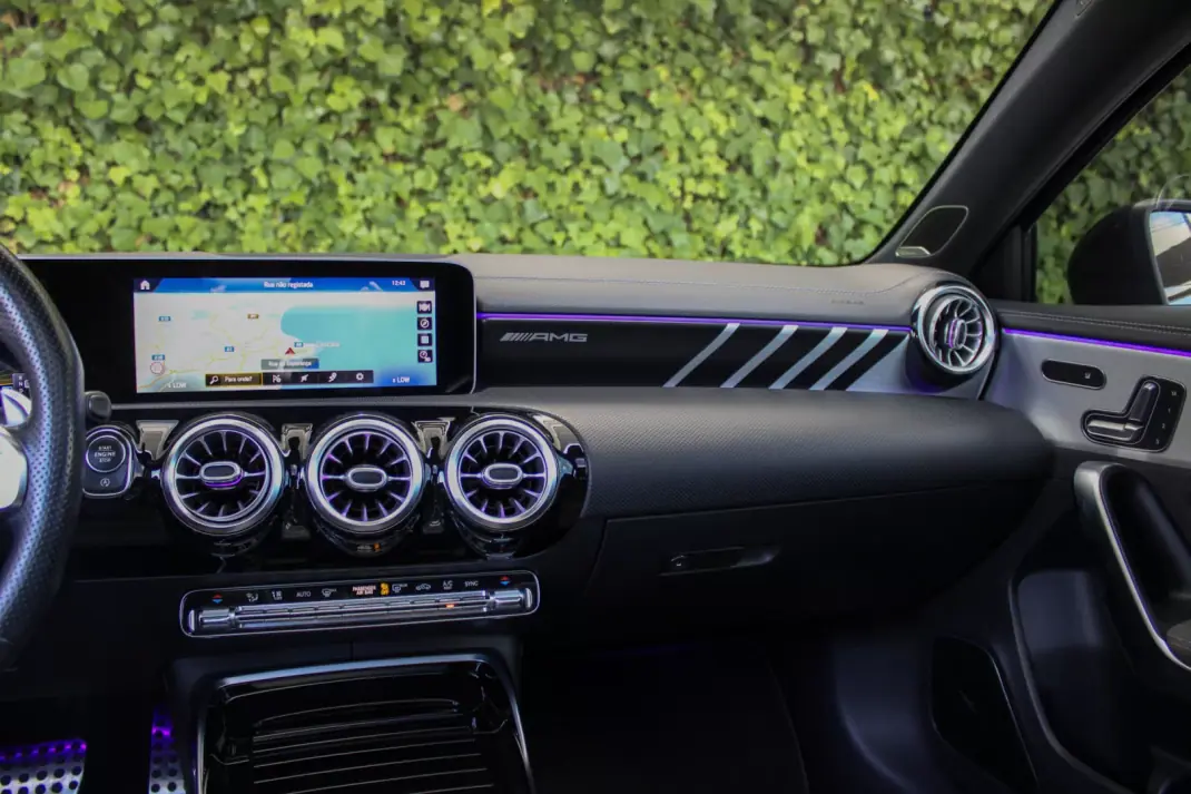 Mercedes-Benz A 35 AMG 2019 - 35900 EUR, 122000 km - 122000km - foto 19 de 24