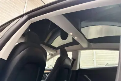 Tesla Model 3 2021 - 25450 EUR, 58710 km - AUTO.MOTO.pt - 58710km - foto 52 de 56