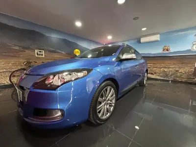 Renault Mégane Sport Tourer 2011 - 7500 EUR, 268066 km - AUTO.MOTO.pt - 268066km - foto 3 de 21