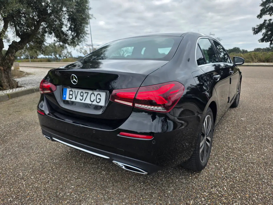 Mercedes-Benz A 250 Limousine 2021 - 21000 EUR, 202000 km - AUTO.MOTO.pt - 202000km - foto 5 de 12