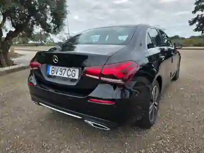 Mercedes-Benz A 250 Limousine 2021 - 21000 EUR, 202000 km - AUTO.MOTO.pt - 202000km - foto 5 de 12