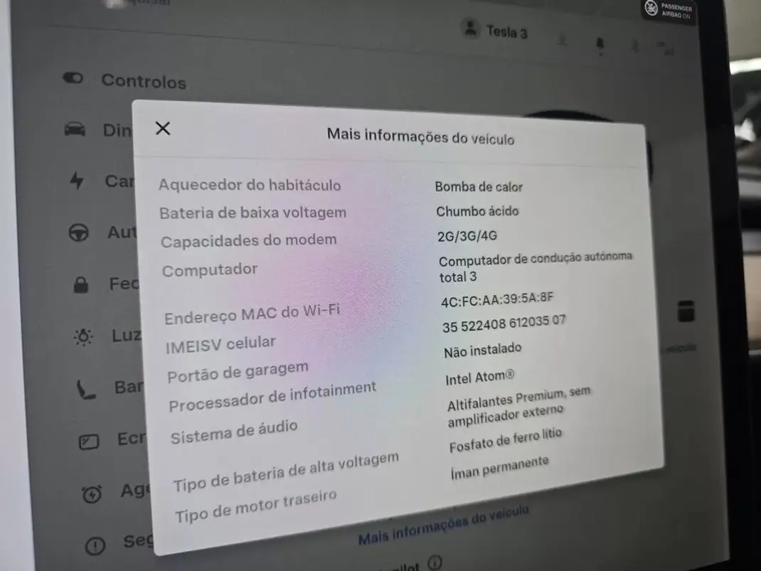 Tesla Model 3 2021 - 26450 EUR, 64959 km - AUTO.MOTO.pt - 64959km - foto 32 de 53