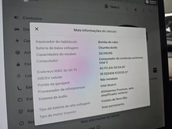 Tesla Model 3 2021 - 26450 EUR, 64959 km - AUTO.MOTO.pt - 64959km - foto 32 de 53
