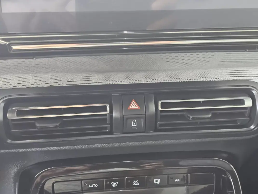 Citroën C3 2025 - 19750 EUR, 17153 km - 17153km - foto 10 de 18