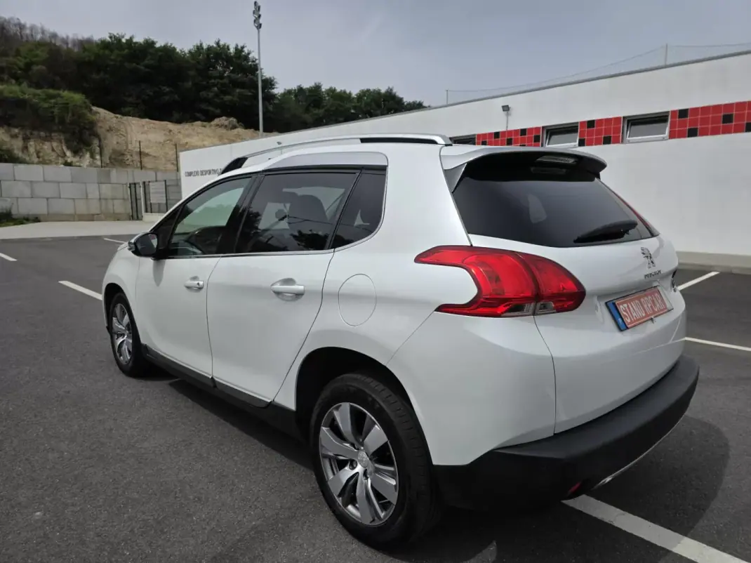 Peugeot 2008 2014 - 9750 EUR, 240000 km - AUTO.MOTO.pt - 240000km - foto 9 de 16